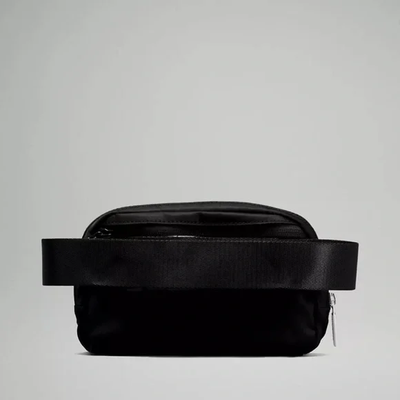 Lululemon Everywhere Belt Bag Black NEW With TAGS - Picture 6 of 12